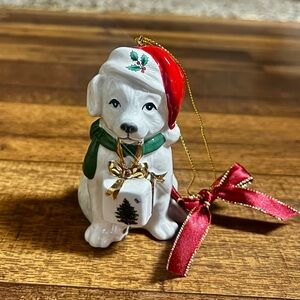 Spode ~ White/Green ~ Ceramic Puppy Dog Holding Christmas Present Ornament ~ New